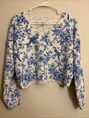 Francesca's Country Blue and White V-Neck Floral Bird Sweater cabin cottage